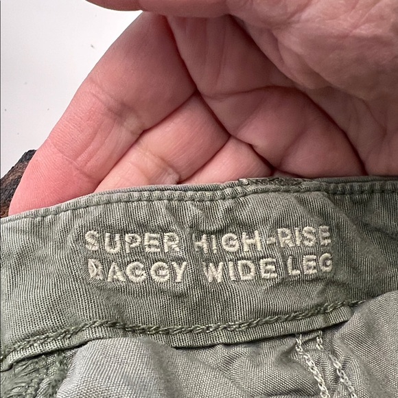 American Eagle Outfitters Olive Cargo Pants - Picture 5 of 5